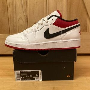 Jordan 1 Low Chicago